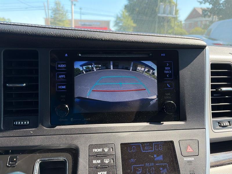 Toyota Sienna XLE 7-Passenger AWD 2017