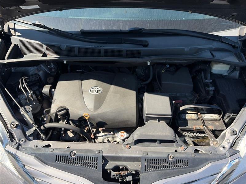 Toyota Sienna XLE 7-Passenger AWD 2017