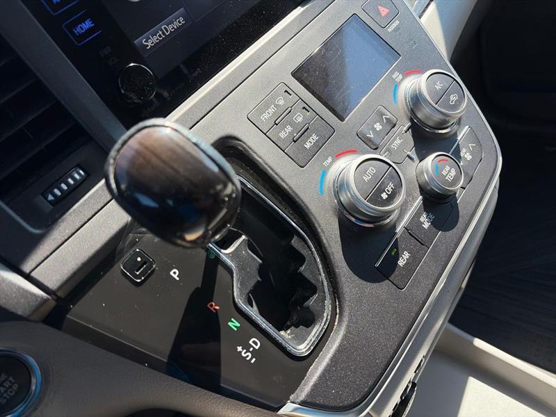 Toyota Sienna XLE 7-Passenger AWD 2017