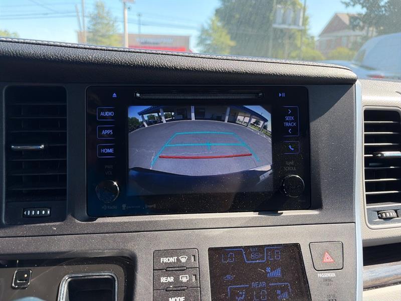 Toyota Sienna XLE 7-Passenger AWD 2017