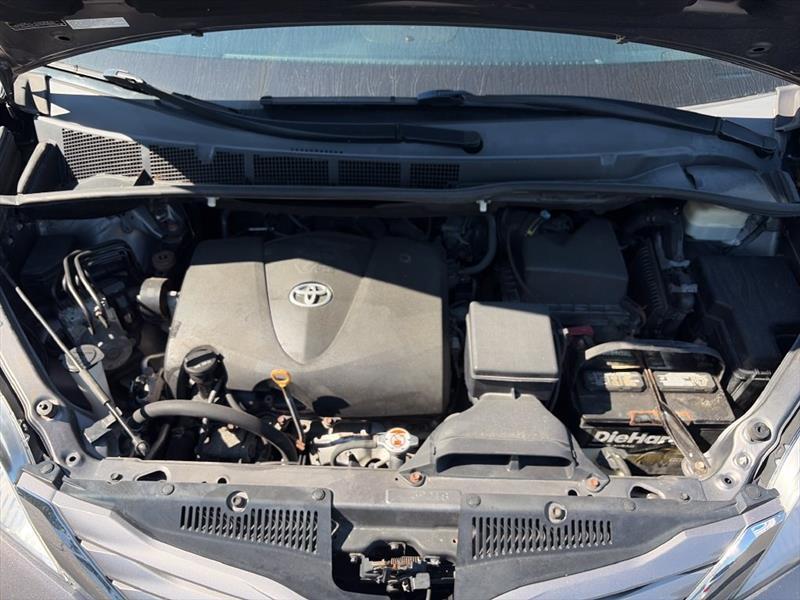 Toyota Sienna XLE 7-Passenger AWD 2017