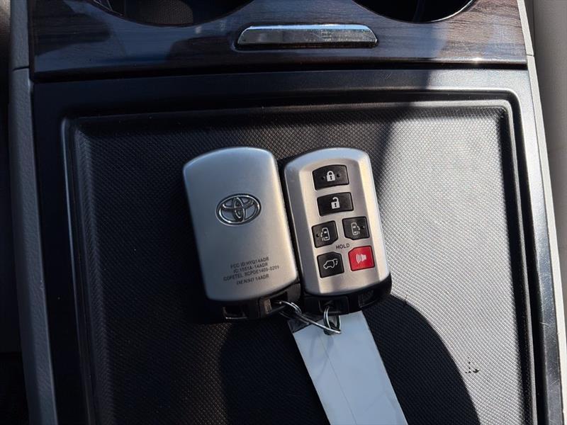 Toyota Sienna XLE 7-Passenger AWD 2017