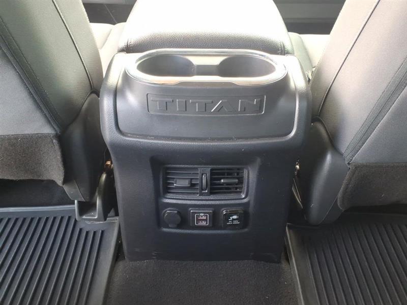 Nissan Titan SV Crew Cab 4WD 2020