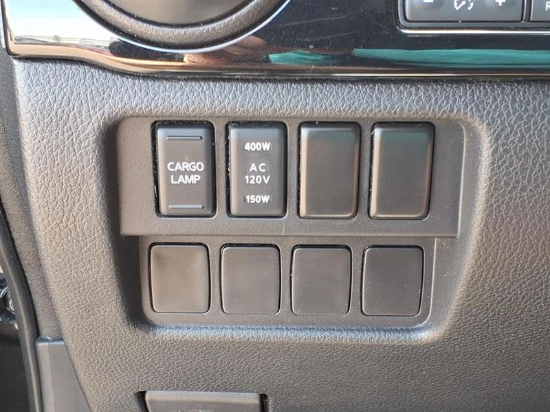 Nissan Titan SV Crew Cab 4WD 2020