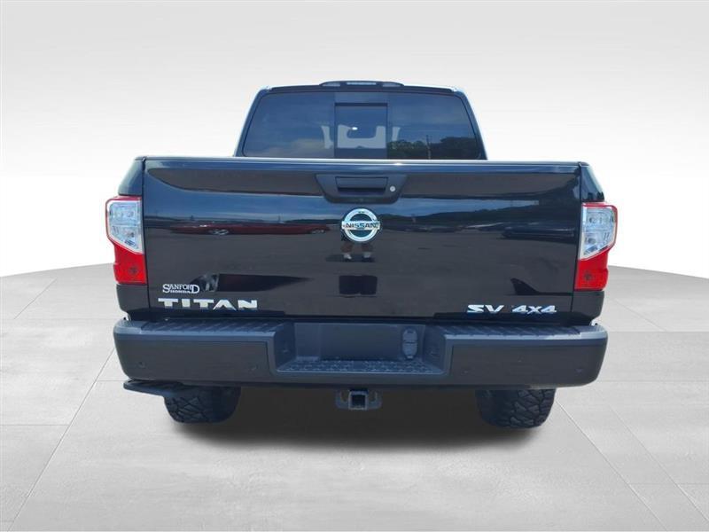 Nissan Titan SV Crew Cab 4WD 2020