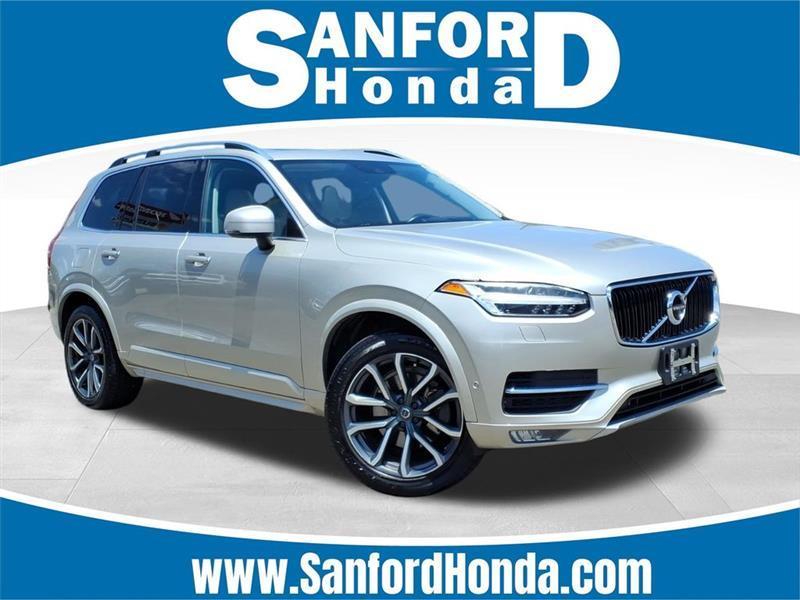 2016 Volvo XC90 T6 Momentum AWD