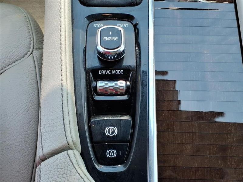 Volvo XC90 T6 Momentum AWD 2016