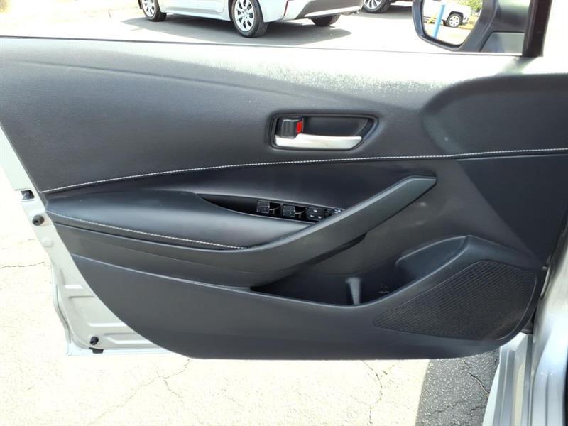 Toyota Corolla SE Hatchback 2025