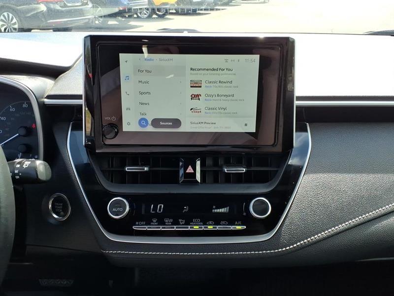 Toyota Corolla SE Hatchback 2025