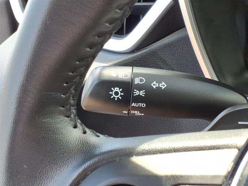 Toyota Corolla SE Hatchback 2025