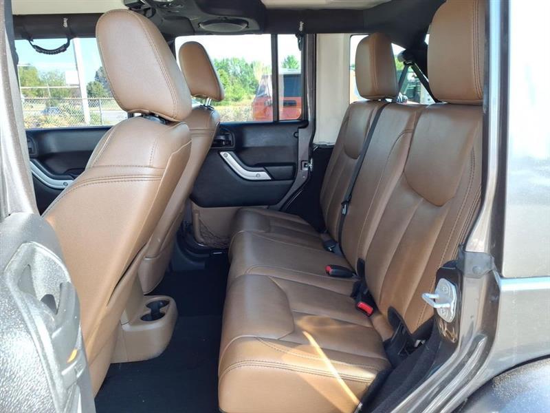 Jeep Wrangler Unlimited Sahara 4WD 2014