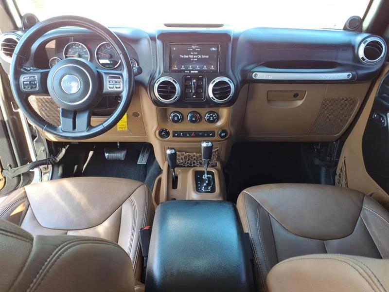 Jeep Wrangler Unlimited Sahara 4WD 2014