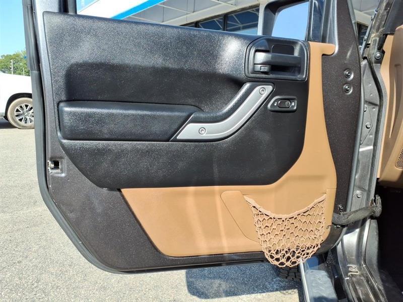 Jeep Wrangler Unlimited Sahara 4WD 2014