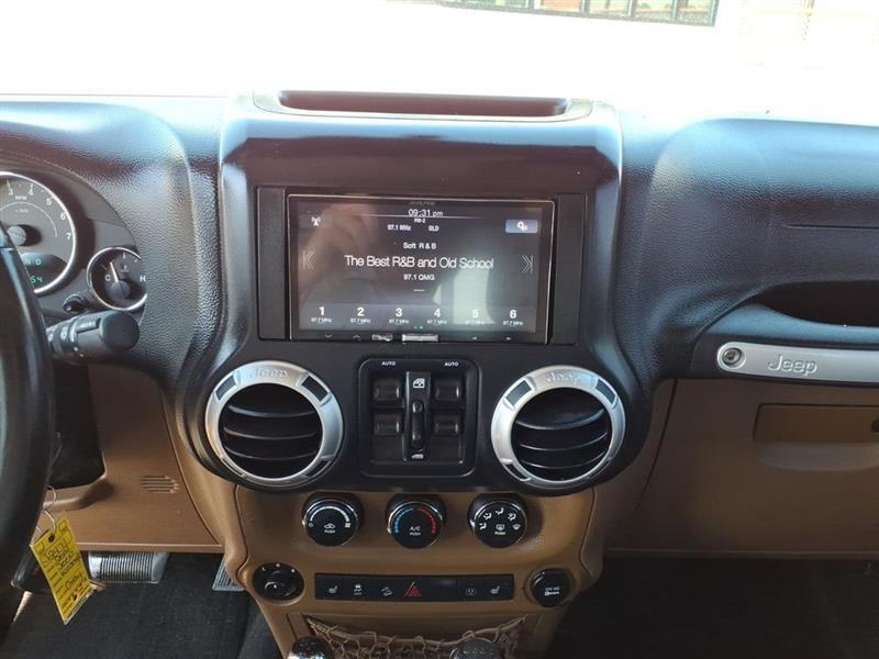 Jeep Wrangler Unlimited Sahara 4WD 2014