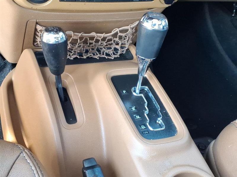 Jeep Wrangler Unlimited Sahara 4WD 2014