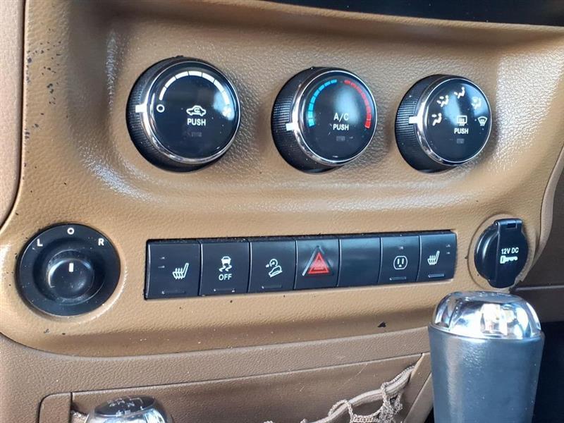 Jeep Wrangler Unlimited Sahara 4WD 2014