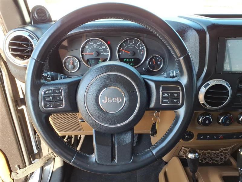 Jeep Wrangler Unlimited Sahara 4WD 2014