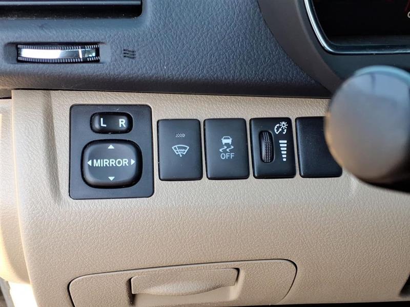 Toyota Highlander Base 4WD 2011