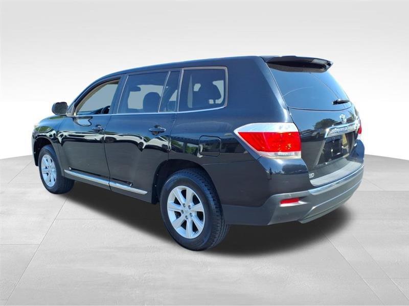 Toyota Highlander Base 4WD 2011