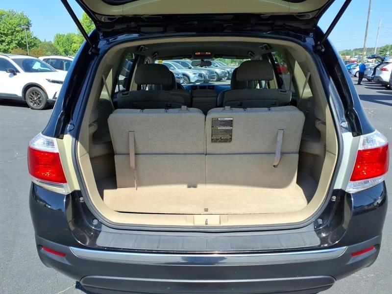 Toyota Highlander Base 4WD 2011