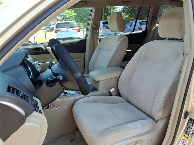 Toyota Highlander Base 2WD 2009