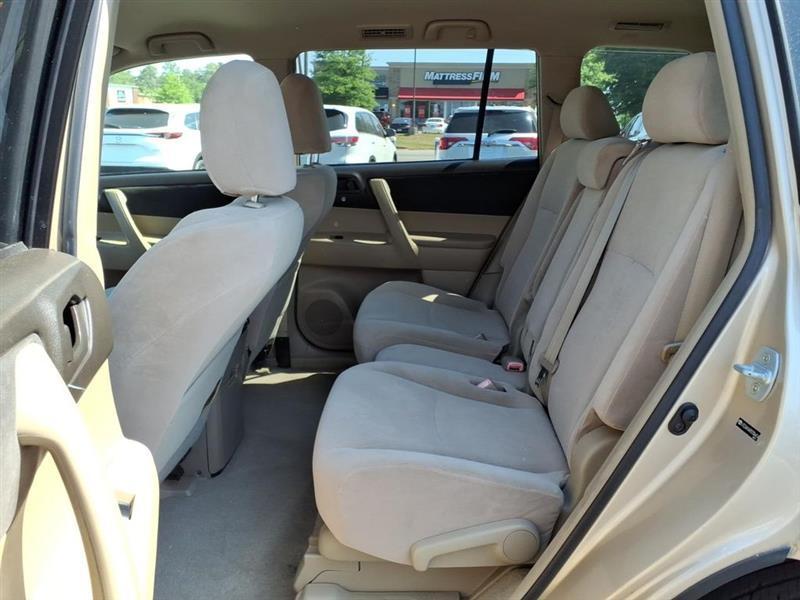 Toyota Highlander Base 2WD 2009