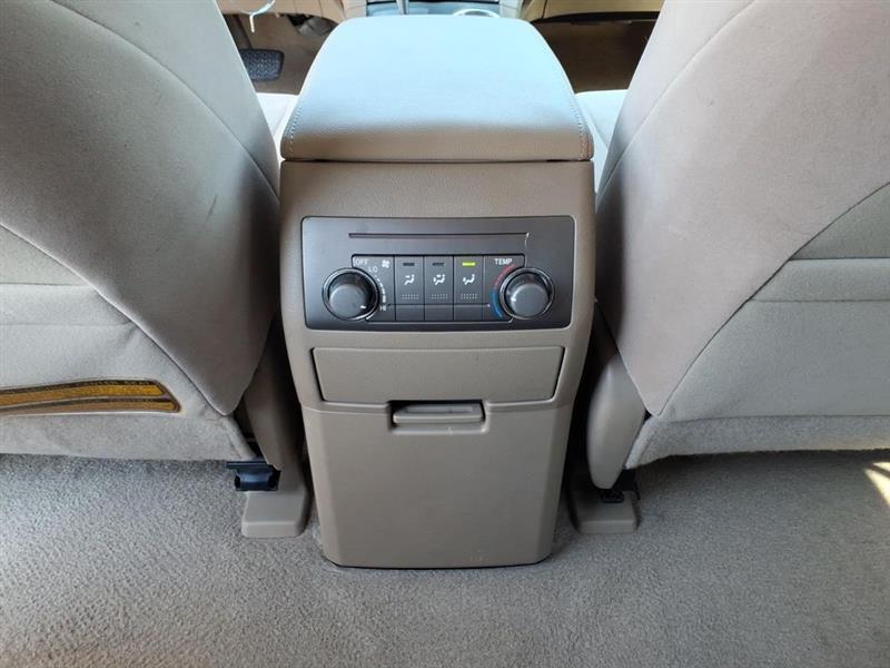 Toyota Highlander Base 2WD 2009