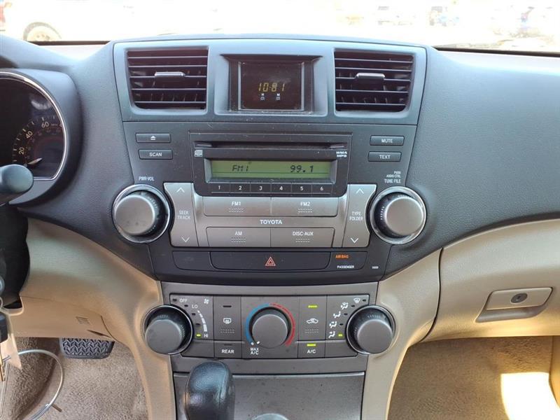 Toyota Highlander Base 2WD 2009