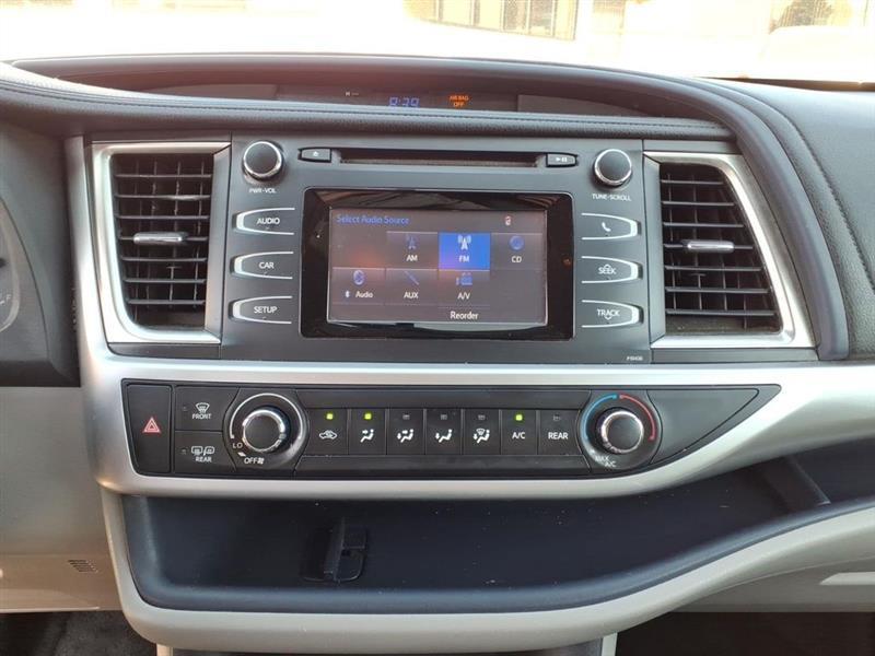 Toyota Highlander LE AWD V6 2014