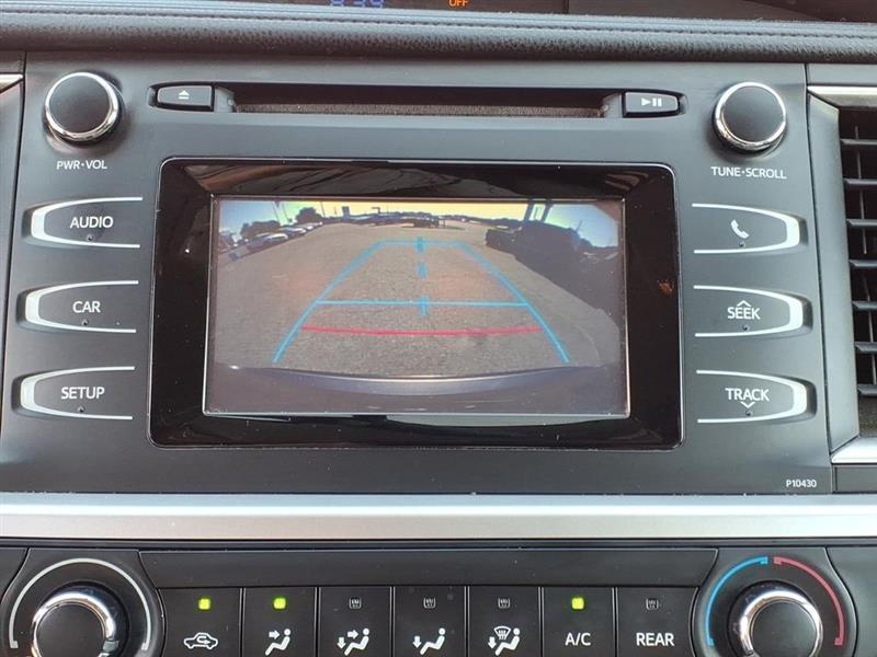 Toyota Highlander LE AWD V6 2014