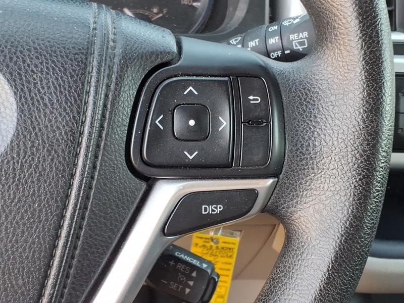 Toyota Highlander LE AWD V6 2014