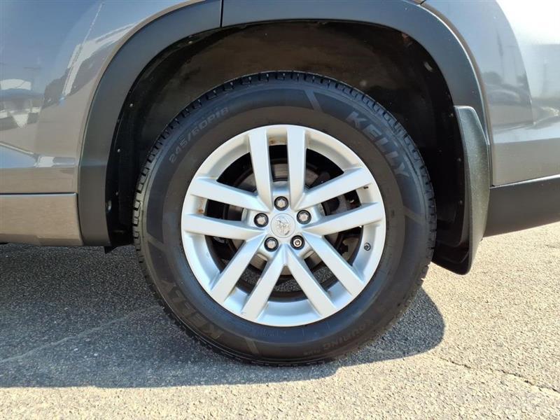 Toyota Highlander LE AWD V6 2014