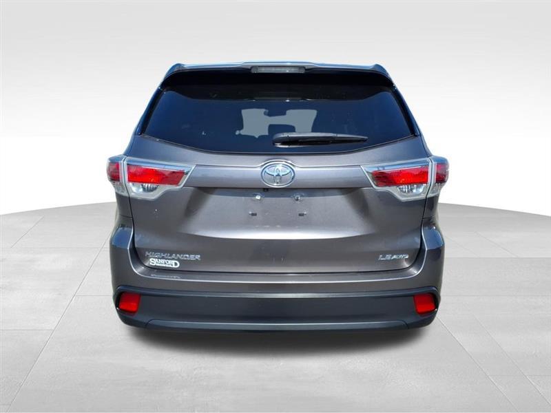 Toyota Highlander LE AWD V6 2014