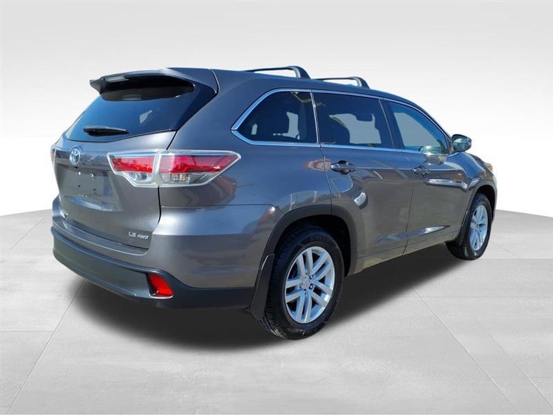 Toyota Highlander LE AWD V6 2014