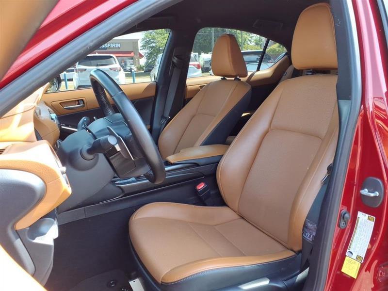 Lexus IS 300 RWD 2021