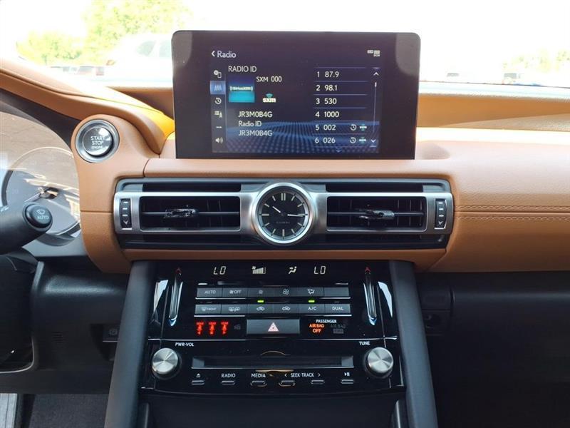 Lexus IS 300 RWD 2021