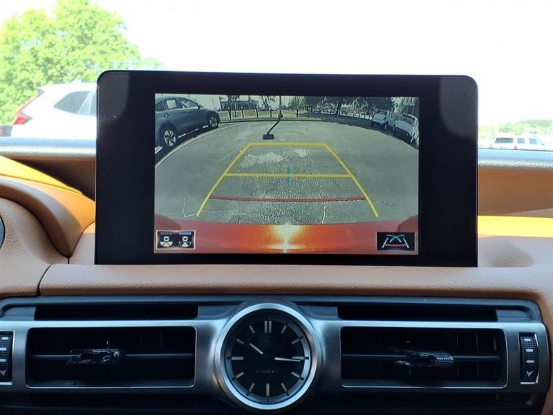 Lexus IS 300 RWD 2021