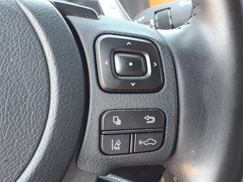 Lexus IS 300 RWD 2021