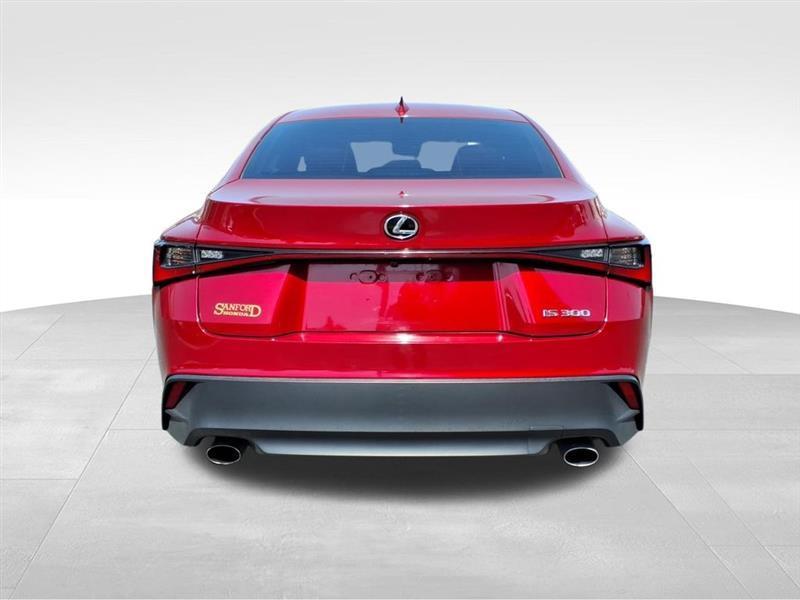 Lexus IS 300 RWD 2021