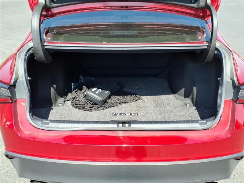 Lexus IS 300 RWD 2021