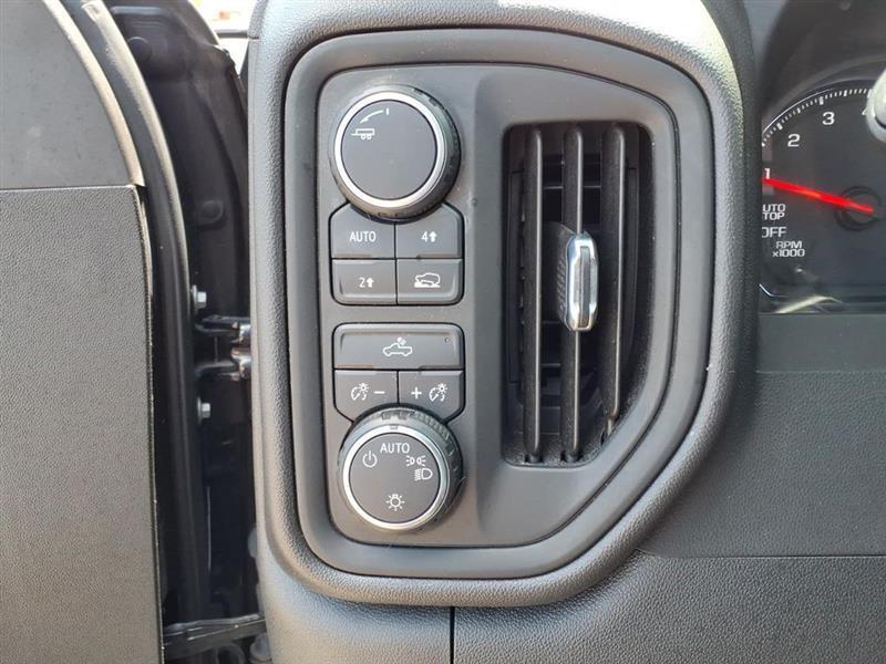 Chevrolet Silverado 1500 Custom Crew Cab 4WD 2023