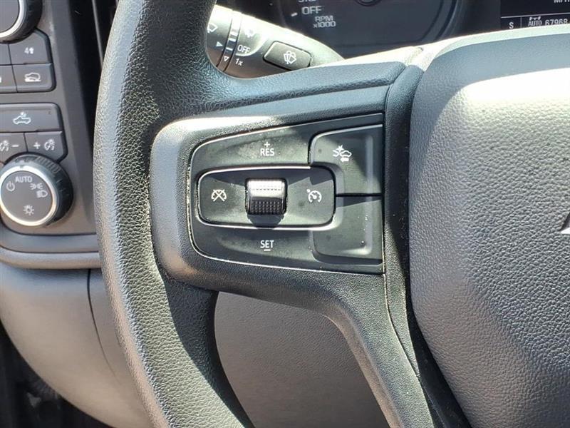 Chevrolet Silverado 1500 Custom Crew Cab 4WD 2023