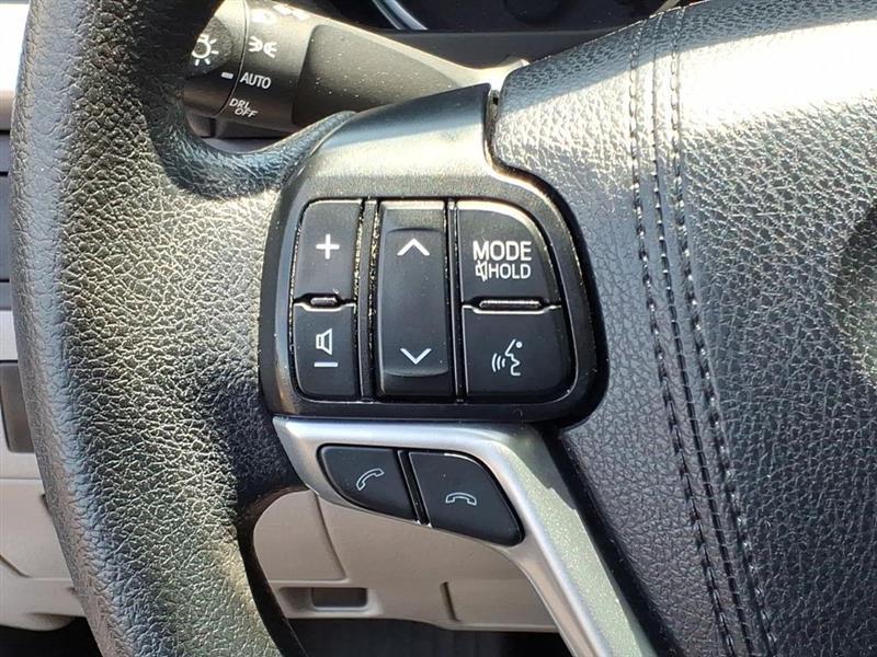Toyota Highlander LE Plus AWD V6 2019