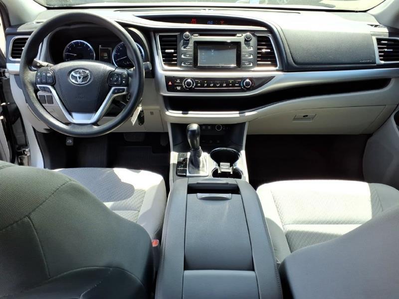 Toyota Highlander LE Plus AWD V6 2019