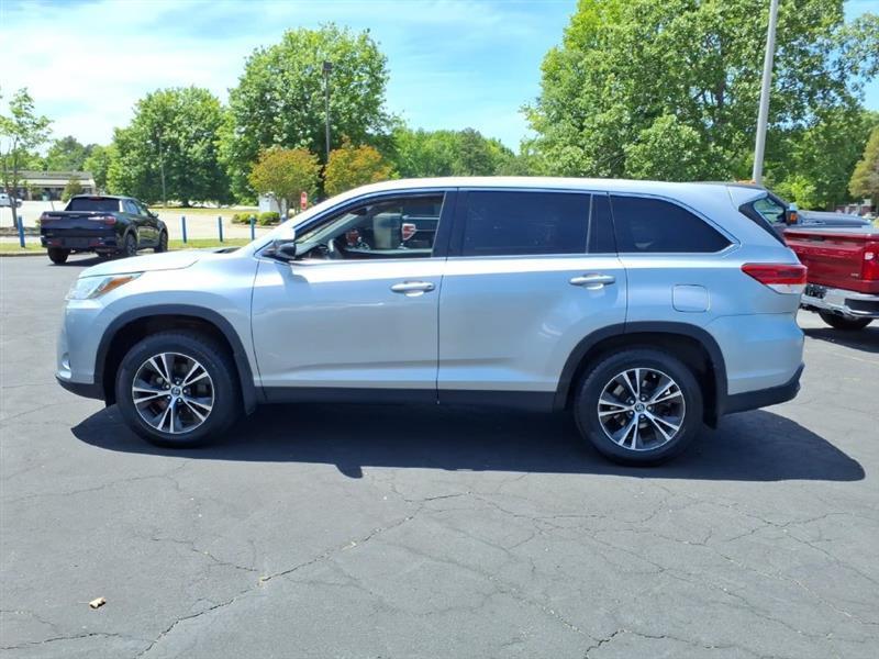 Toyota Highlander LE Plus AWD V6 2019