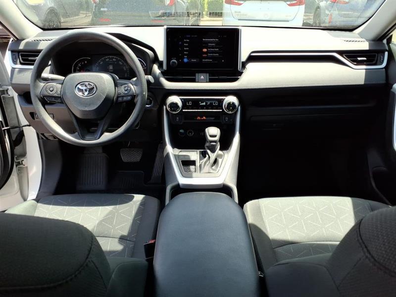 Toyota RAV4  2024