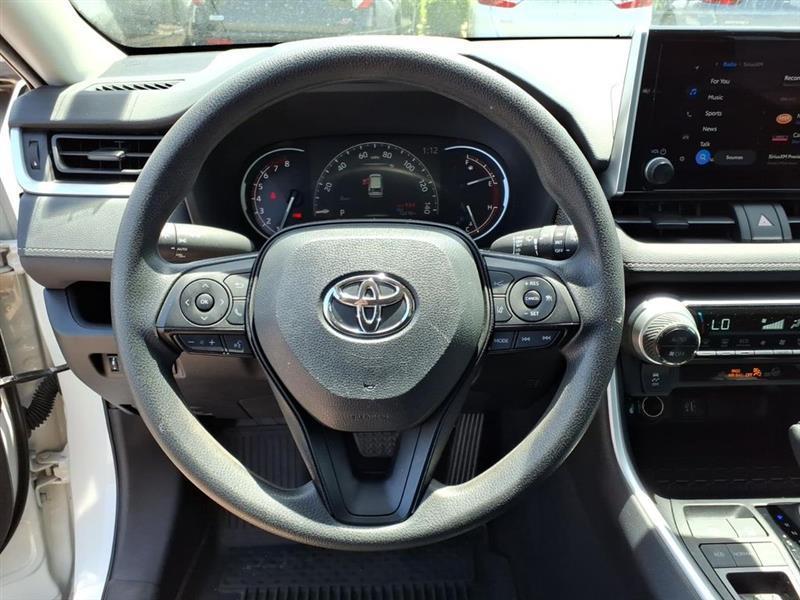 Toyota RAV4  2024