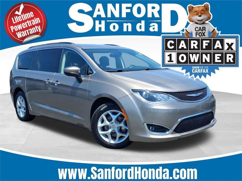 2017 Chrysler Pacifica Touring-L