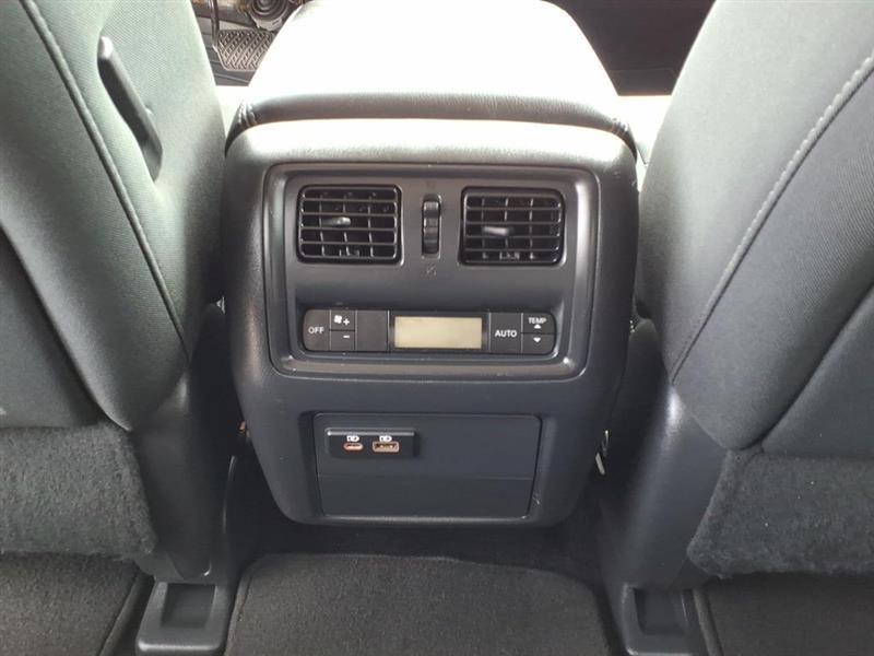 Nissan Pathfinder S 2020