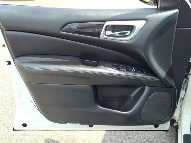 Nissan Pathfinder S 2020